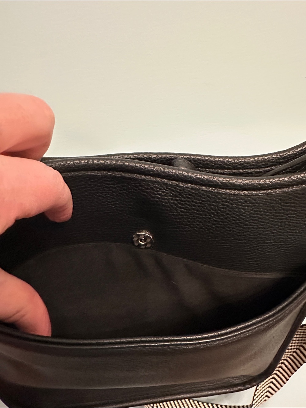 Black Pebbled Leather Crossbody Bag with Patterned Strap - Picture 5 of 8